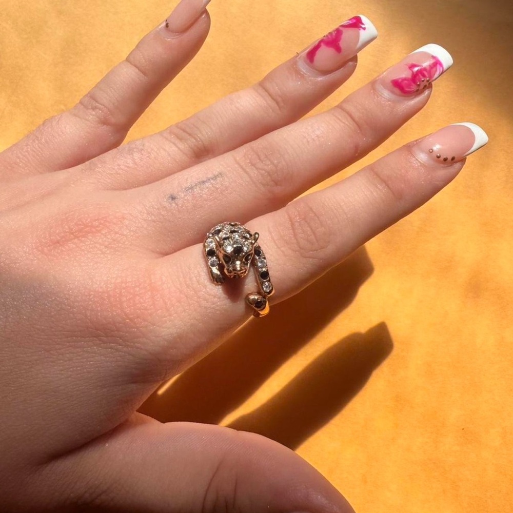 Elegant Gold Panther Ring